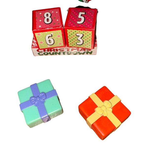 American Girl Doll/Our Generation 18 in Doll Accessories Christmas Lot-GUC - Picture 4 of 8